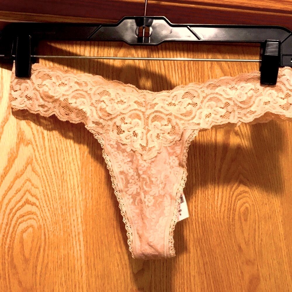 NWT Victoria’s Secret ANGELS M low-rise thong beige nude lace waist sheer panty
